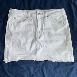 Size 12 American Eagle white denim skirt